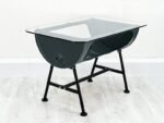 Table à manger upcyclée en fût métal avec plateau en verre – Modèle Mick – Image 4