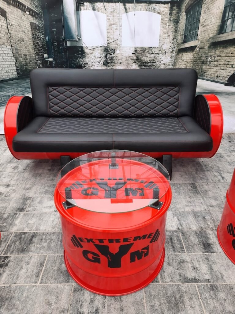 canapé industriel en fûts de pétrole recyclés personnalisé