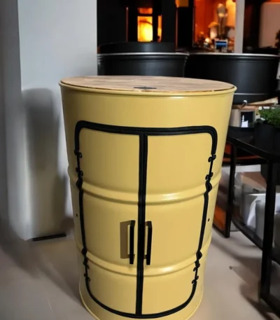 meuble tonneau métal upcyclé avec portes battantes et étagères