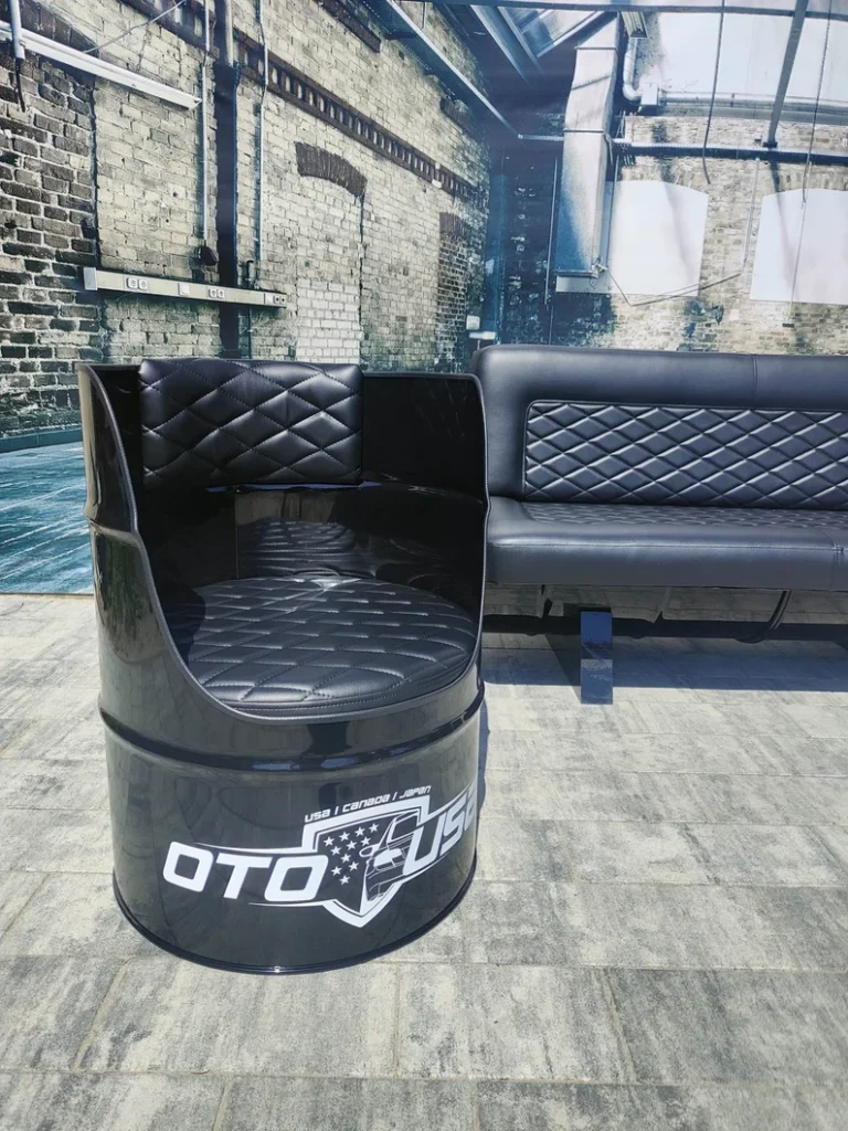 Tabouret en tonneau métal upcyclé avec assise rembourrée personnalisée