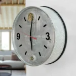 Horloge murale baril métal upcyclé « Foxy » – Déco industrielle vintage Ø42 cm – Image 2