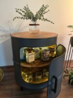 Meuble baril métal upcyclé avec porte et étagères en bois