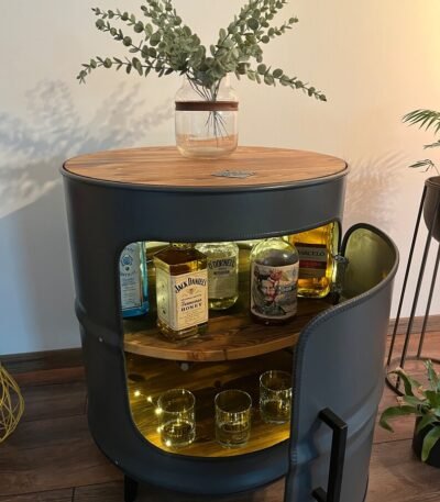 Meuble baril métal upcyclé avec porte et étagères en bois