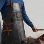 Tablier en cuir BarrelQ Cognac – Tablier BBQ & atelier éco-responsable – Image 3