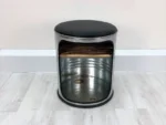 Tabouret en fût métal upcyclé "Tom" avec rangement – Design industriel éco-responsable – Image 3