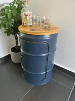 Petit meuble tonneau métal upcyclé avec porte et étagères – 60L – Style industriel – Image 2