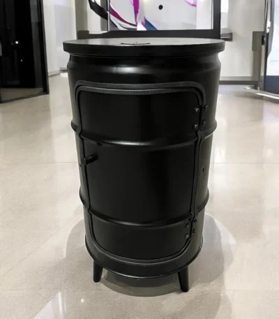 Meuble bar en fût métal upcyclé avec porte et étagères