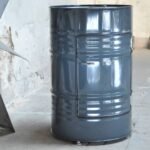 Minibar en tonneau métal 200L avec réfrigérateur intégré design industriel