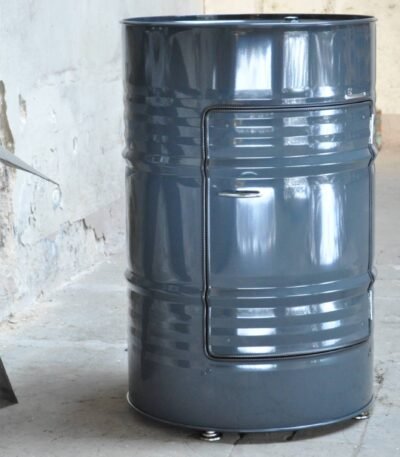 Minibar en tonneau métal 200L avec réfrigérateur intégré design industriel