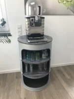 Tonneau métal upcyclé avec étagères intérieur style industriel