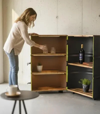 meuble bar upcycling en tonneau métal 208 litres avec étagères