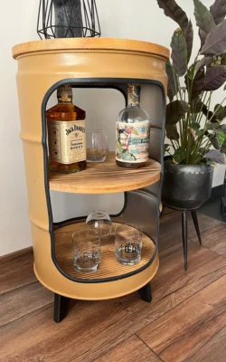 Meuble bar upcyclé en baril métal avec étagères bois et pieds en bois massif
