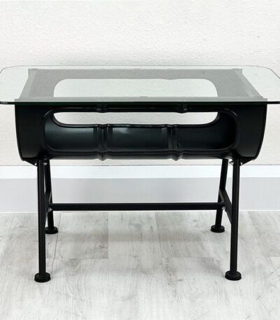 Table à manger en fût métal recyclé avec plateau en verre design industriel