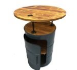 Table haute industrielle en fût métal recyclé 208 L avec étagères et plateau bois massif – Image 3