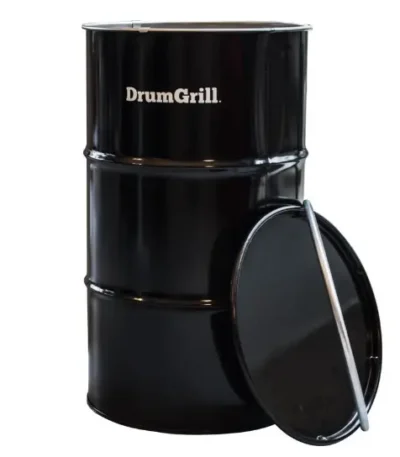Barbecue DrumGrill Medium en tonneau métal upcyclé dans un jardin