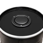 BinBin Poubelle Industrielle Upcyclée 200L – Baril Métal avec Couvercle à Trou et Rosace Verre Noir (57×87 cm) – Image 2