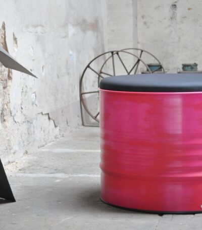 Tabouret tonneau métal 60L upcyclé avec assise rembourrée