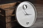 Horloge murale industrielle en tonneau métal upcyclé 60L
