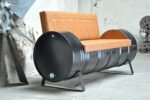 Canapé industriel en tonneau métal 200L – Sofa upcyclé 3 places avec coussins – Image 3