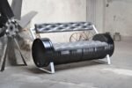 Canapé industriel 3 places en tonneau métal upcyclé – Assise avec coussins & finitions premium – Image 3