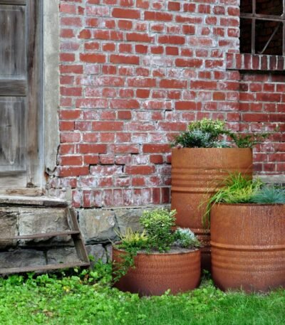 Pflanzkübel en tonneau métal 200 litres recyclé design industriel