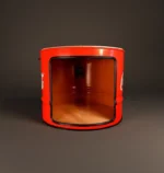 Niche industrielle pour chien en tonneau métal recyclé – Lit anti-stress grotte vintage personnalisable avec plateau bois – Image 3