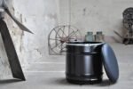 Tabouret Tonneau Métal 40L Upcyclé avec Siège Rembourré et Couvercle Amovible – Design Industriel – Image 2
