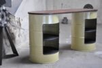 Comptoir de cuisine en tonneau métal upcyclé avec plateau en chêne massif